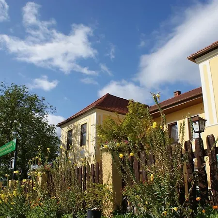 Gastehaus Leopold Penzion *